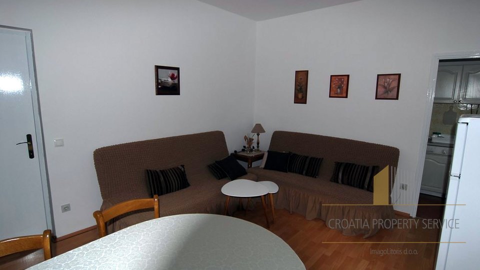 Extraordinary apartment villa by the beach near Omiš!