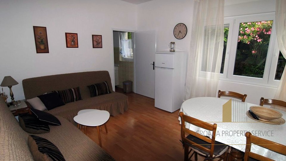 Außergewöhnliche Apartmentvilla am Strand in der Nähe von Omiš!