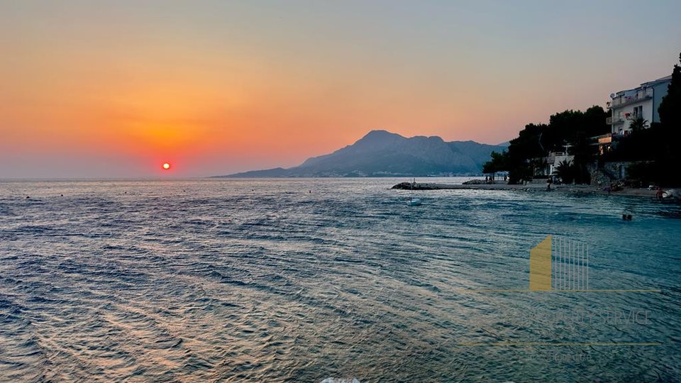 Außergewöhnliche Apartmentvilla am Strand in der Nähe von Omiš!