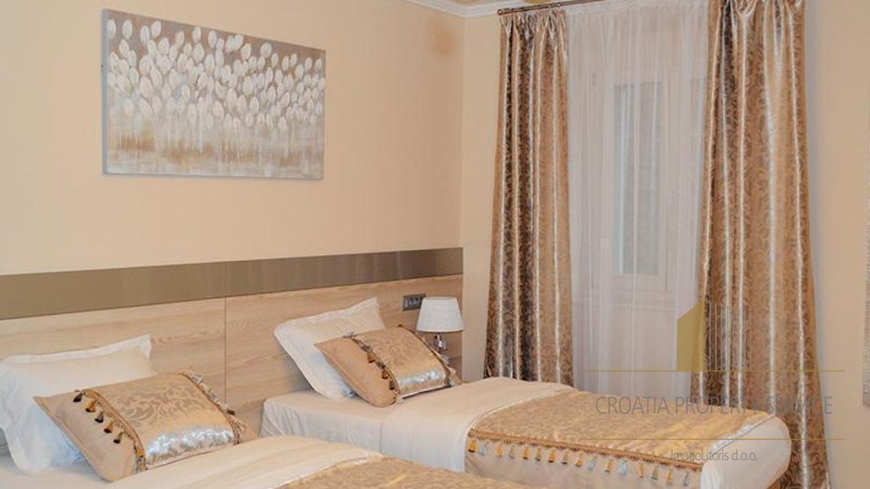 An exceptional 3*** hotel only 100 meters from the beach in Kaštela!