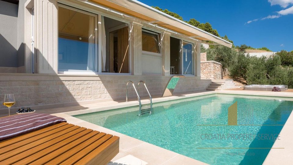 Exclusive villa just 100 meters from the beach in Bol, island of Brač!