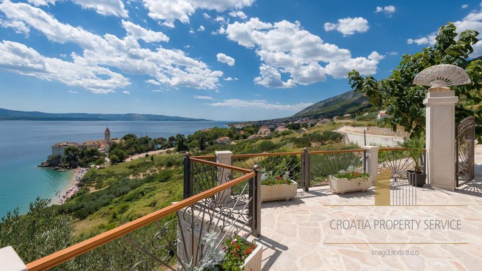 Exclusive villa just 100 meters from the beach in Bol, island of Brač!