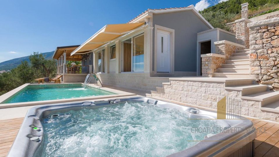 Exklusive Villa nur 100 Meter vom Strand entfernt in Bol, Insel Brač!