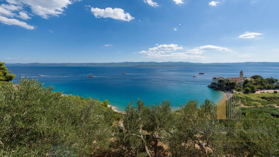 Exklusive Villa nur 100 Meter vom Strand entfernt in Bol, Insel Brač!