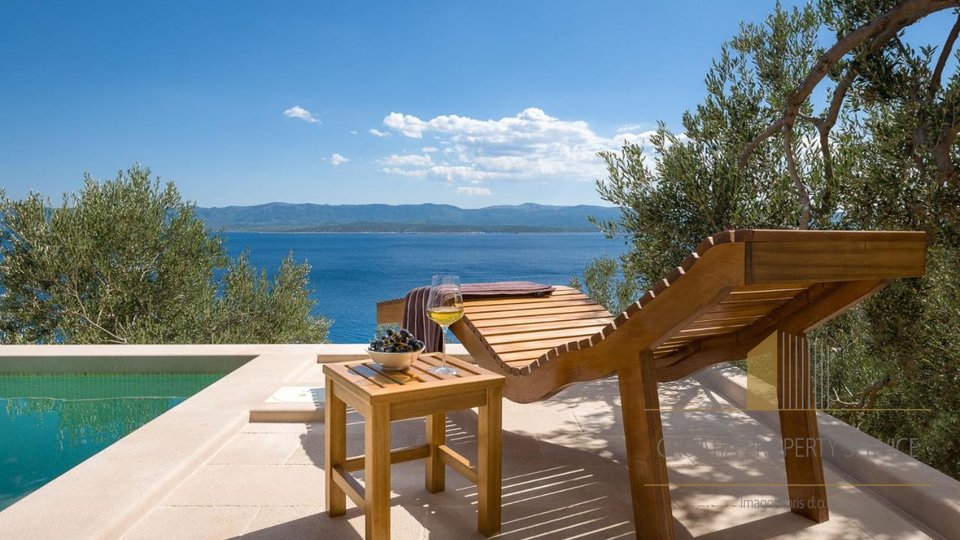 Exclusive villa just 100 meters from the beach in Bol, island of Brač!