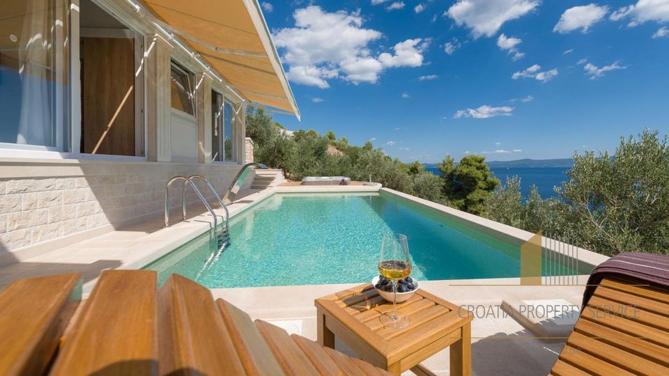 Exclusive villa just 100 meters from the beach in Bol, island of Brač!