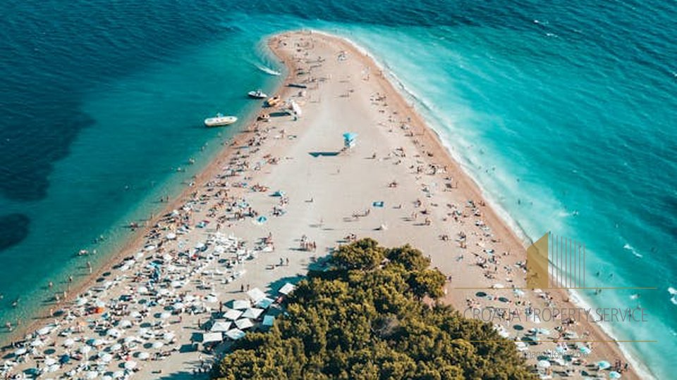 Ekskluzivna vila samo 100 metara od plaže u Bolu, otok Brač!