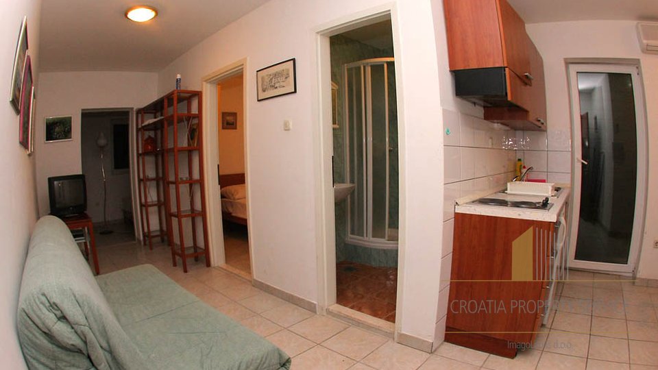 Beautiful apartment house 100 m from the sea on the island of Hvar!