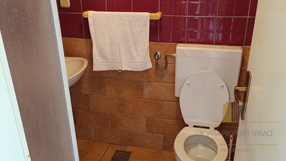 Čudovita apartmajska hiša 100 m od morja na otoku Hvar!