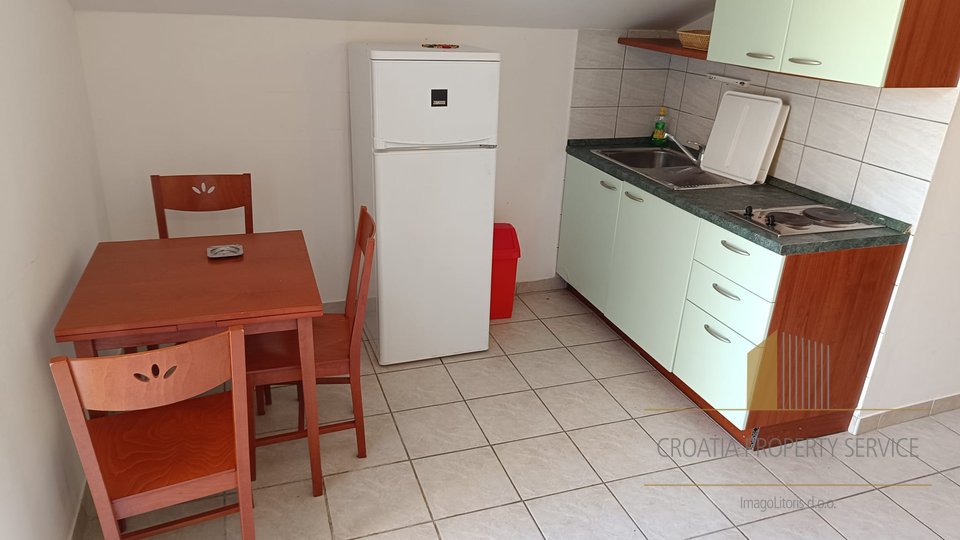 Čudovita apartmajska hiša 100 m od morja na otoku Hvar!