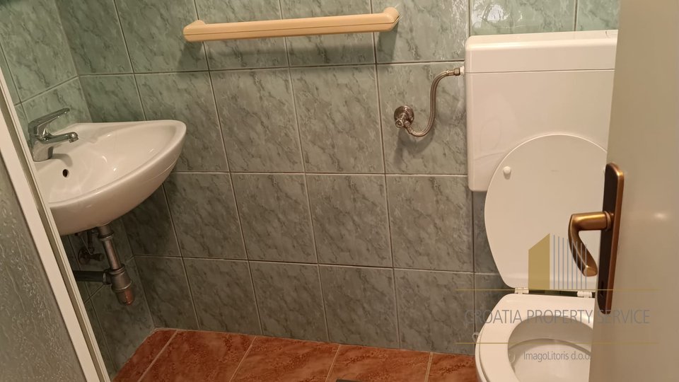 Čudovita apartmajska hiša 100 m od morja na otoku Hvar!