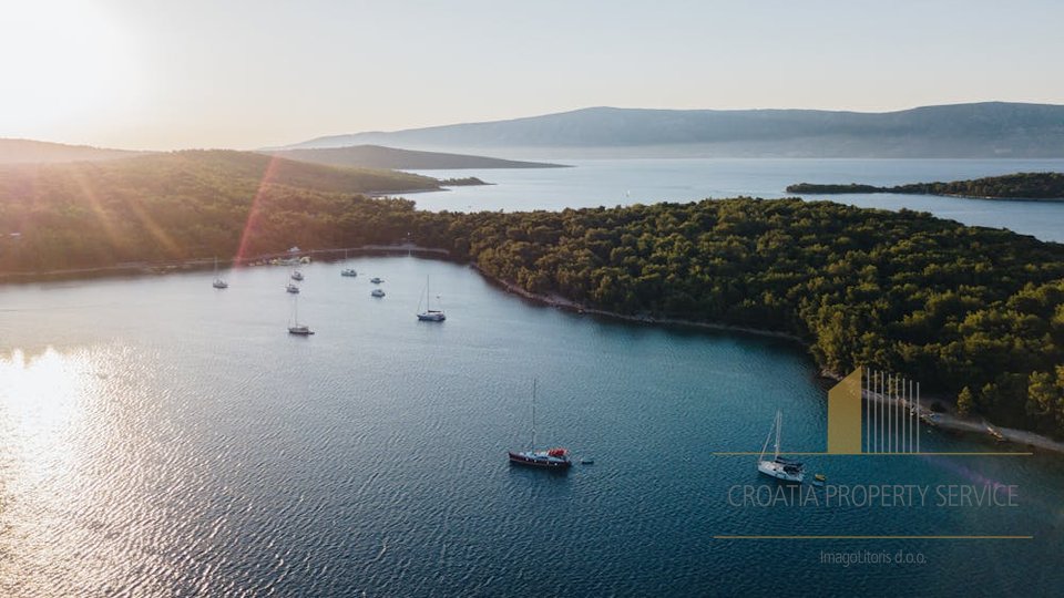 Čudovita apartmajska hiša 100 m od morja na otoku Hvar!