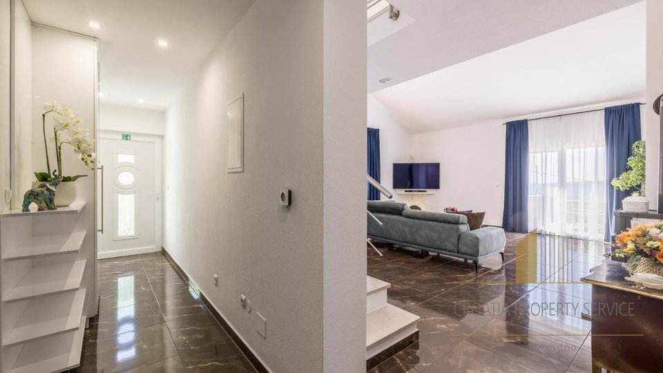 Casa, 250 m2, Vendita, Kaštel Stari