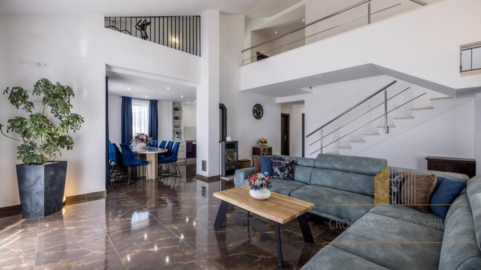 Casa, 250 m2, Vendita, Kaštel Stari