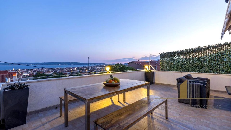 Luxury villa with a beautiful view of the sea - Kaštela!