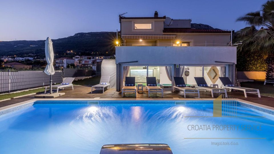 Luxury villa with a beautiful view of the sea - Kaštela!