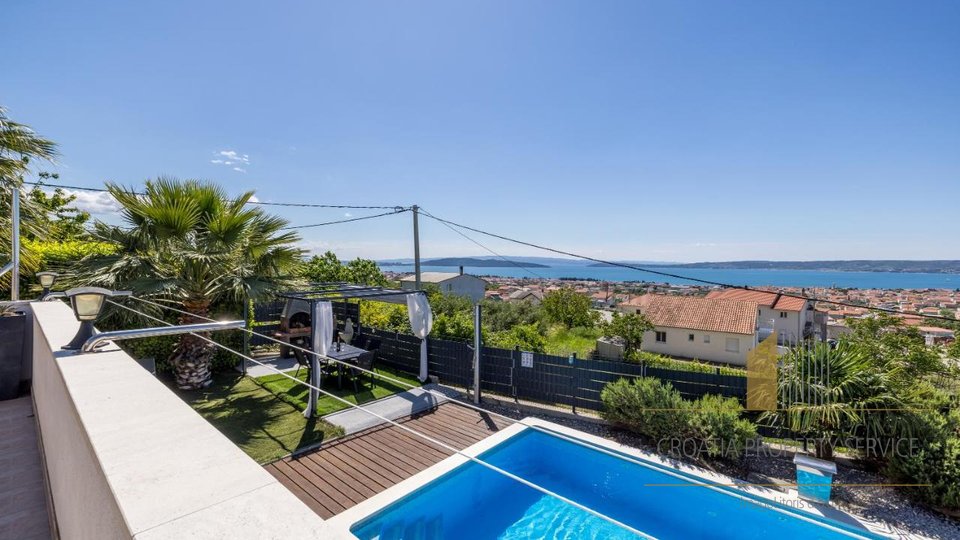 Luxury villa with a beautiful view of the sea - Kaštela!