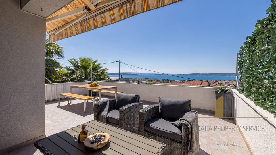 Luxusvilla mit wunderschönem Meerblick - Kaštela!