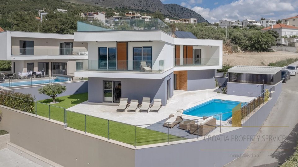 Luxury villa with an open sea view in the vicinity of Split!