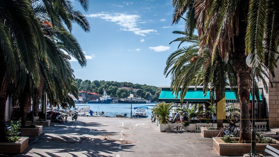 Beautiful stone house second row to the sea in Milna on the island of Brač!