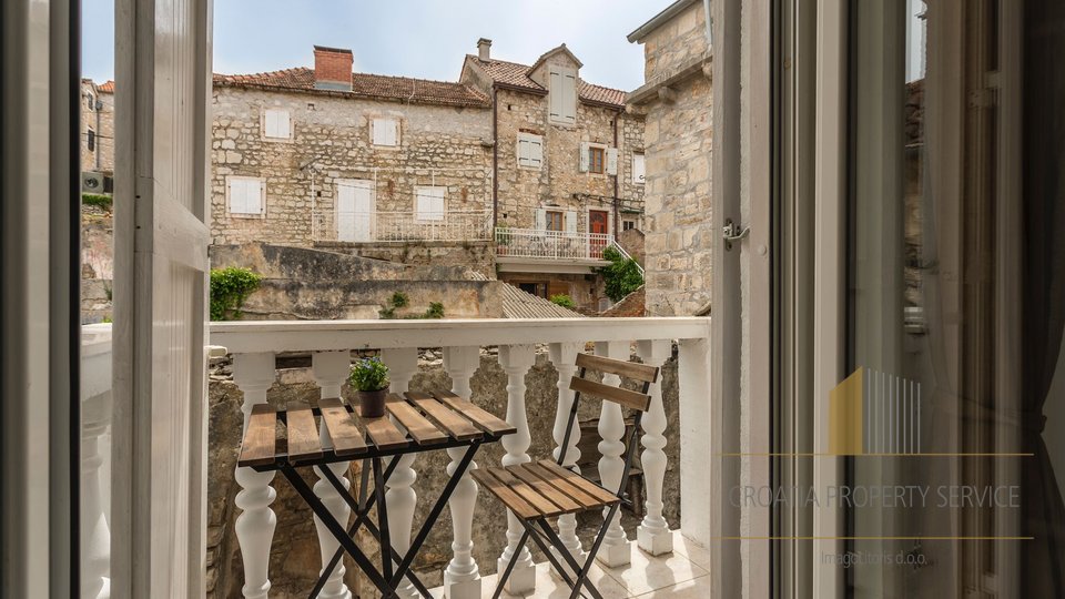 Beautiful stone house second row to the sea in Milna on the island of Brač!