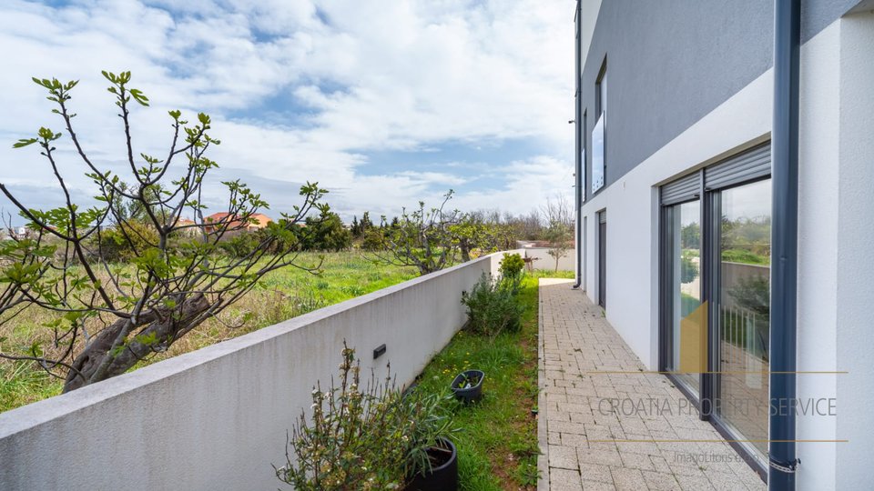 Beautiful apartment with a garden in a modern new building - Zaton, Nin!