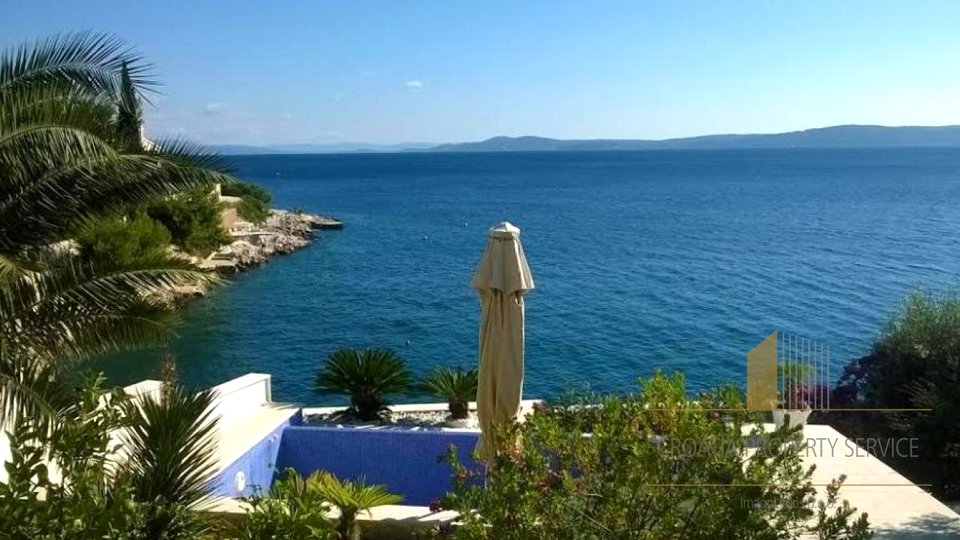 Villa in erster Reihe zum Meer in Čiovo mit wunderschönem Blick auf das Meer!