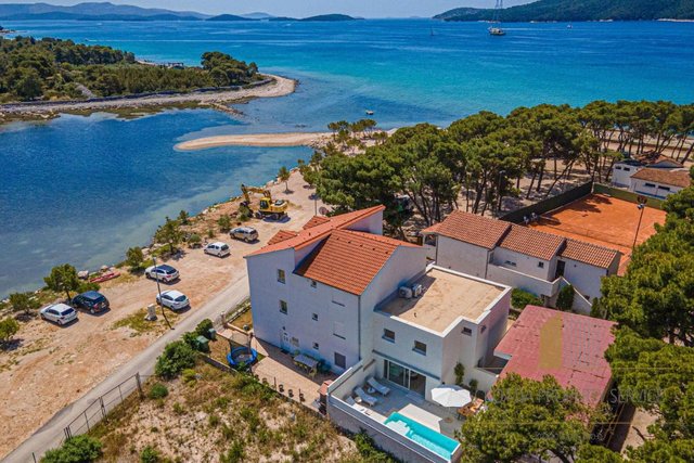 A unique complex by the sea: Apartment villas with a tennis court - Zablaće!