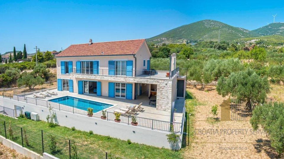 Casa, 277 m2, Vendita, Kaštel Novi