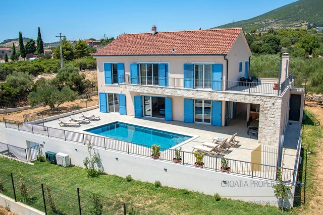 Casa, 277 m2, Vendita, Kaštel Novi