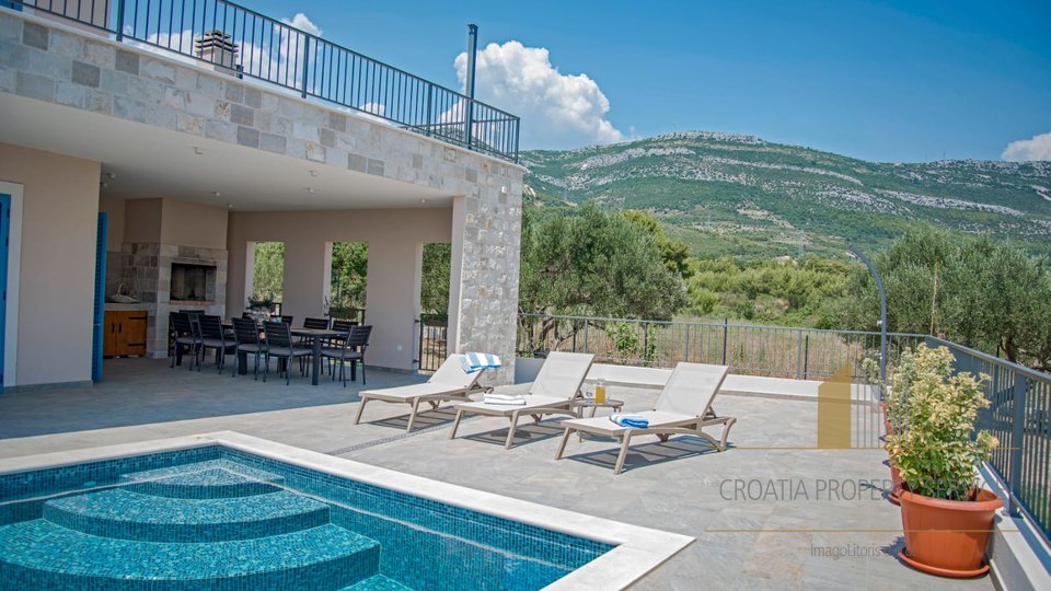 Casa, 277 m2, Vendita, Kaštel Novi