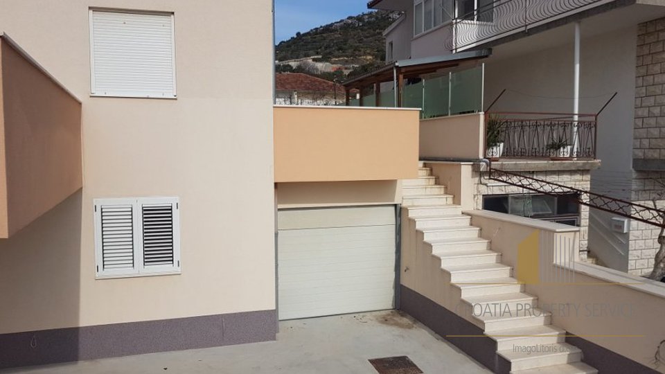 FOR SALE IS APARTMENT OF 210 SQM IN THE AREA NEAR OF THE CENTER OF TROGIR!