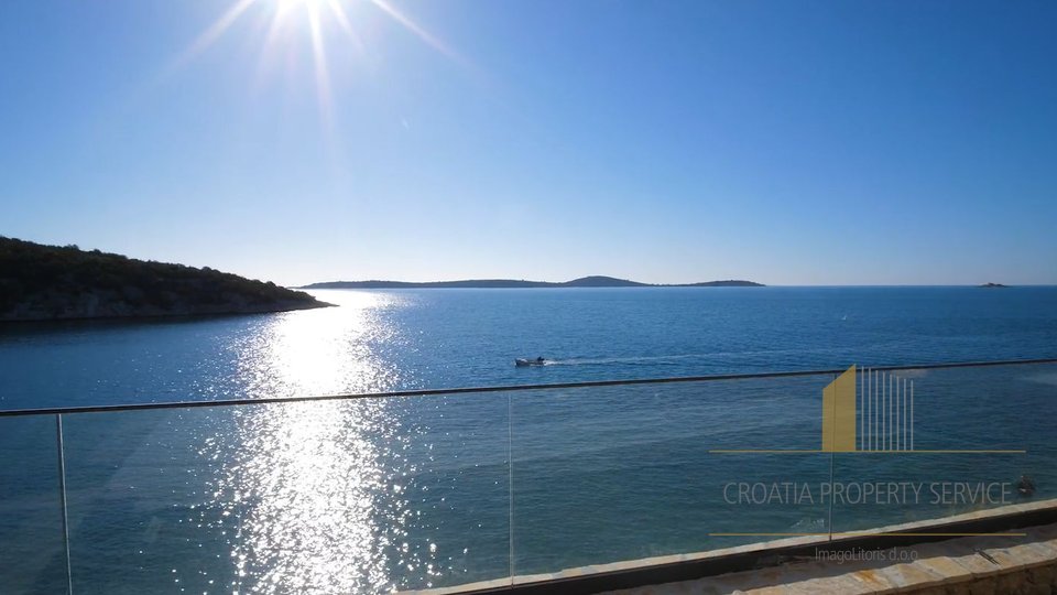 Four modern villas with pools at the construction stage in an amazingly efficient location in the outskirts of Trogir!