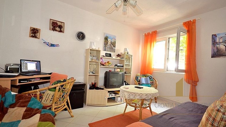 The house is located next to the sea in a small village Razanj!