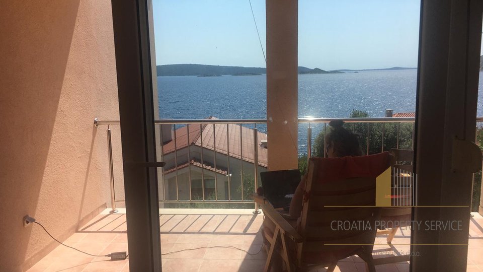 TWO BEDROOM APARTMENT 30 METERS FROM THE SEA AWAY ON THE ISLAND OF CIOVO WITH A BEAUTIFUL VIEW OF CRYSTAL CLEAR SEA!