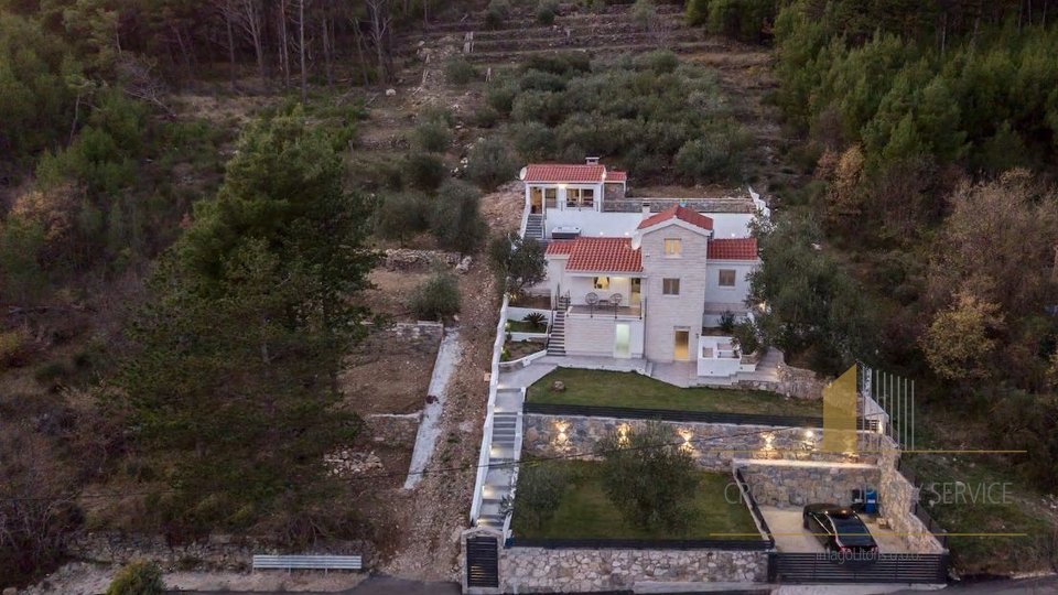 A unique villa in a secluded location near Omis!