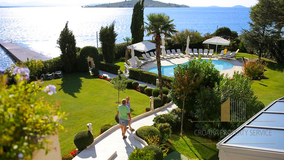 Hotel, 2167 m2, For Sale, Vodice