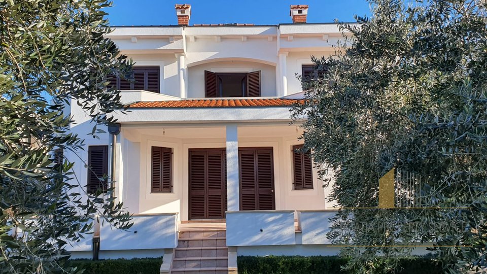 ONE OF THE LAST VILLAS NEAR ZADAR IN AN SUCH EXTREMELY GOOD LOCATION!