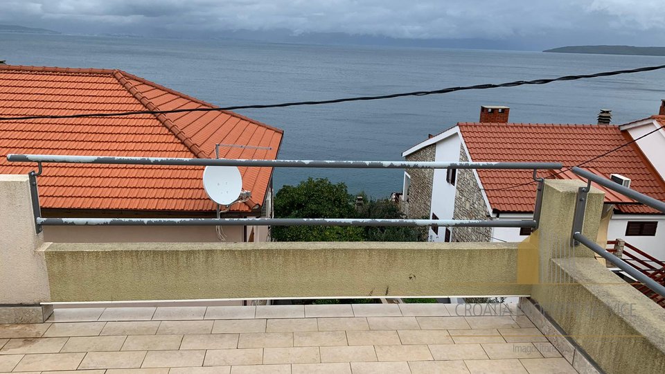 TWO BEDROOM APARTMENT IN ŠOLTA, ONLY 40 M FROM THE SEA!
