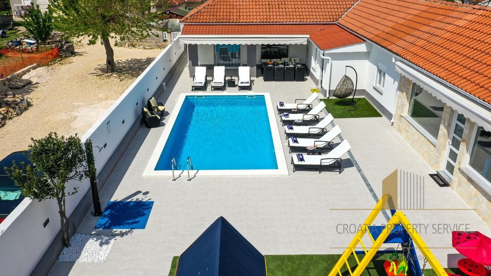 House, 176 m2, For Sale, Zadar