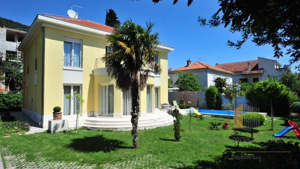 Villa with swimming pool Split, Meje