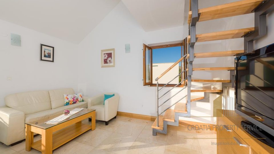 ONE BEDROOM APARTMENT WITH POOL AND SUNDECK AREA, 350 M FROM THE SEA ON THE ISLAND OF BRAC!