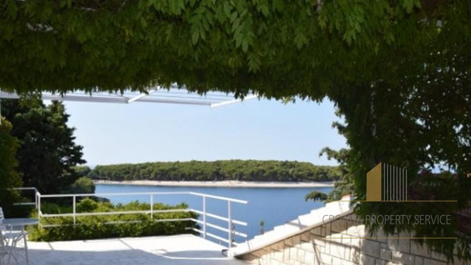 Prodaje se veličanstvena vila slavnog holivudskog glumca i redatelja Orsona Wellesa uz more na području Primoštena!