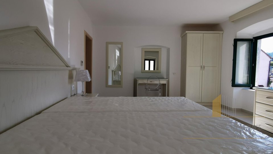 Newly built hotel in Skradin on the first line to the sea, ideal to stay by Krka waterfalls